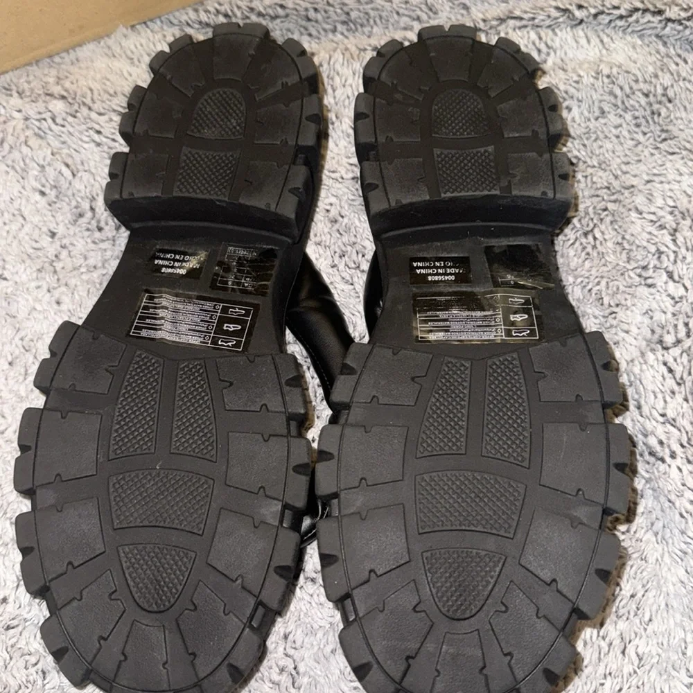 Forever 21 ~ Padded Thong Toe Platform Sandals - Picture 3 of 6